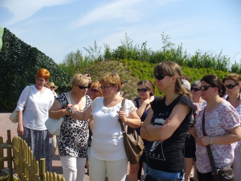 Zdjęcie prezentuje wyjazd szkoleniowy do Trzcianek, który odbył się 9 czerwca 2014 r. w ramach Dnia Bibliotekarza organizowanego przez Powiatową Bibliotekę Publiczną w Puławach wraz ze Stowarzyszeniem Bibliotekarzy Polskich Koło w Puławach.