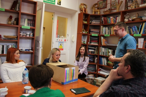 Zdjęcie prezentuje uczestników szkolenia, które odbyło się 21 listopada 2024 r. o godz. 9.00 w Powiatowej Bibliotece Publicznej w Puławach.