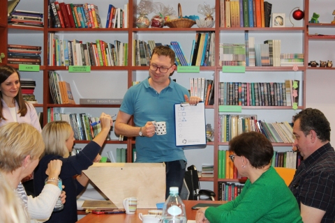 Zdjęcie prezentuje uczestników szkolenia, które odbyło się 21 listopada 2024 r. o godz. 9.00 w Powiatowej Bibliotece Publicznej w Puławach.