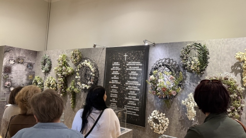 Zdjęcie prezentuje seminarium szkoleniowe „Szlakiem puławskich muzeów” zorganizowane przez  Powiatową Bibliotekę Publiczną w Puławach, które odbyło się 17 czerwca 2025 r.  