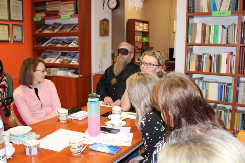 Zdjęcie prezentuje uczestników szkolenia, które odbyło się 21 listopada 2024 r. o godz. 9.00 w Powiatowej Bibliotece Publicznej w Puławach.